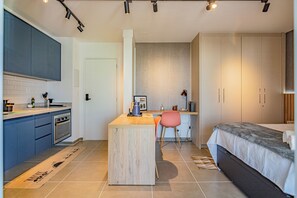 Laptop workspace, free WiFi