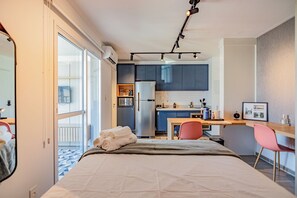 Laptop workspace, free WiFi