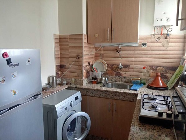 Microwave, stovetop, dishwasher