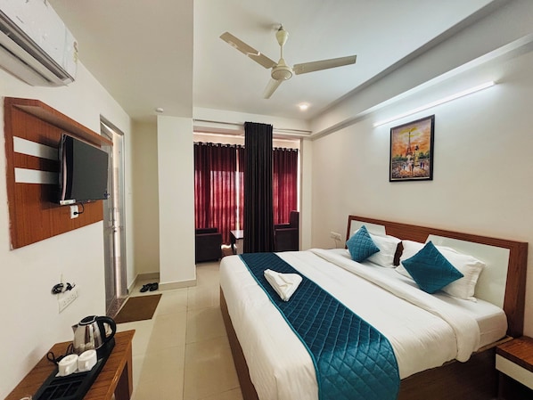 Comfort Suite | Laptop workspace, free WiFi
