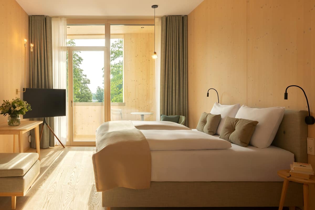 Double Room, Balcony, Park View | In-room safe, blackout drapes, iron/ironing board, free WiFi