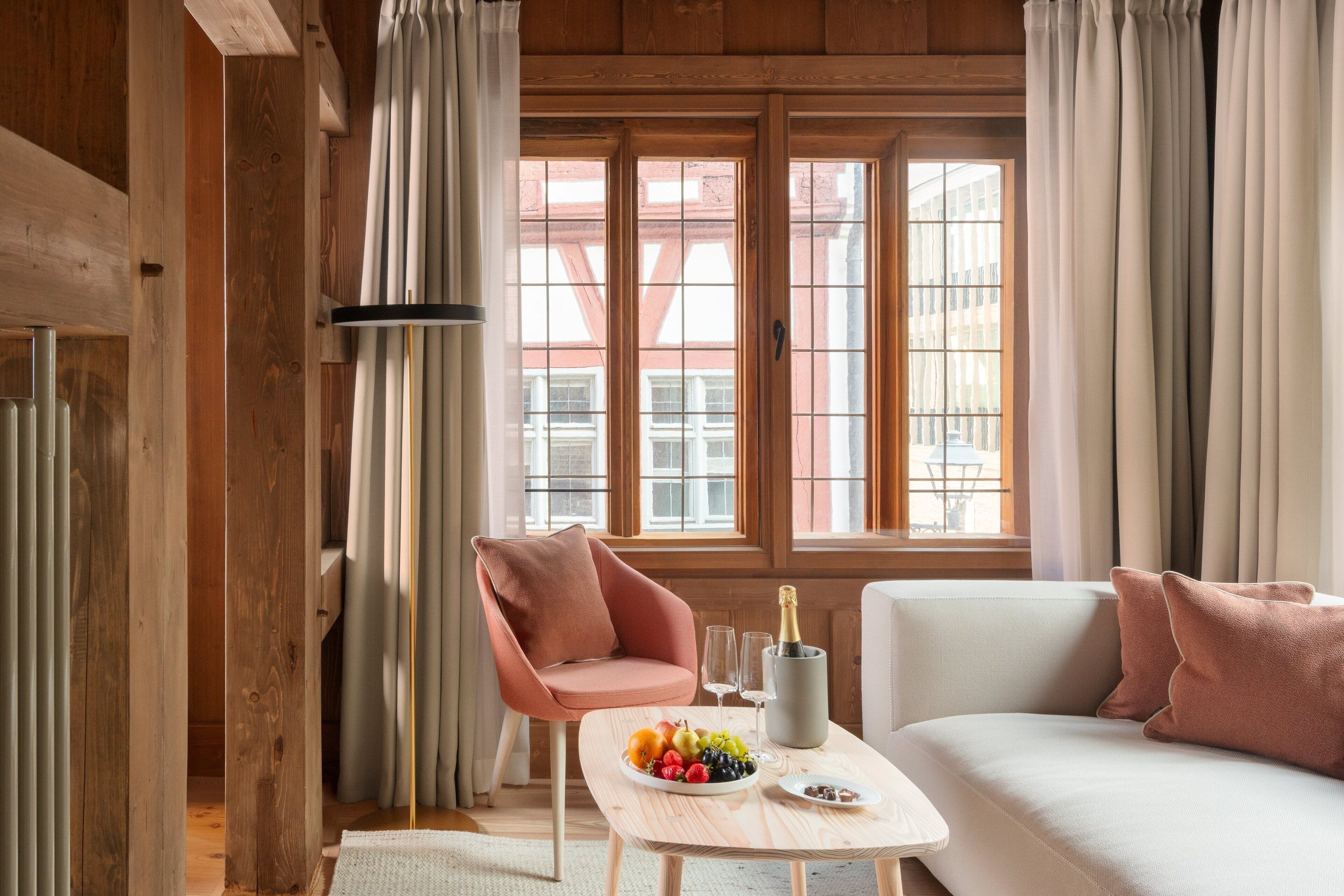 Suite | Zimmersafe, Verdunkelungsvorhänge, schallisolierte Zimmer