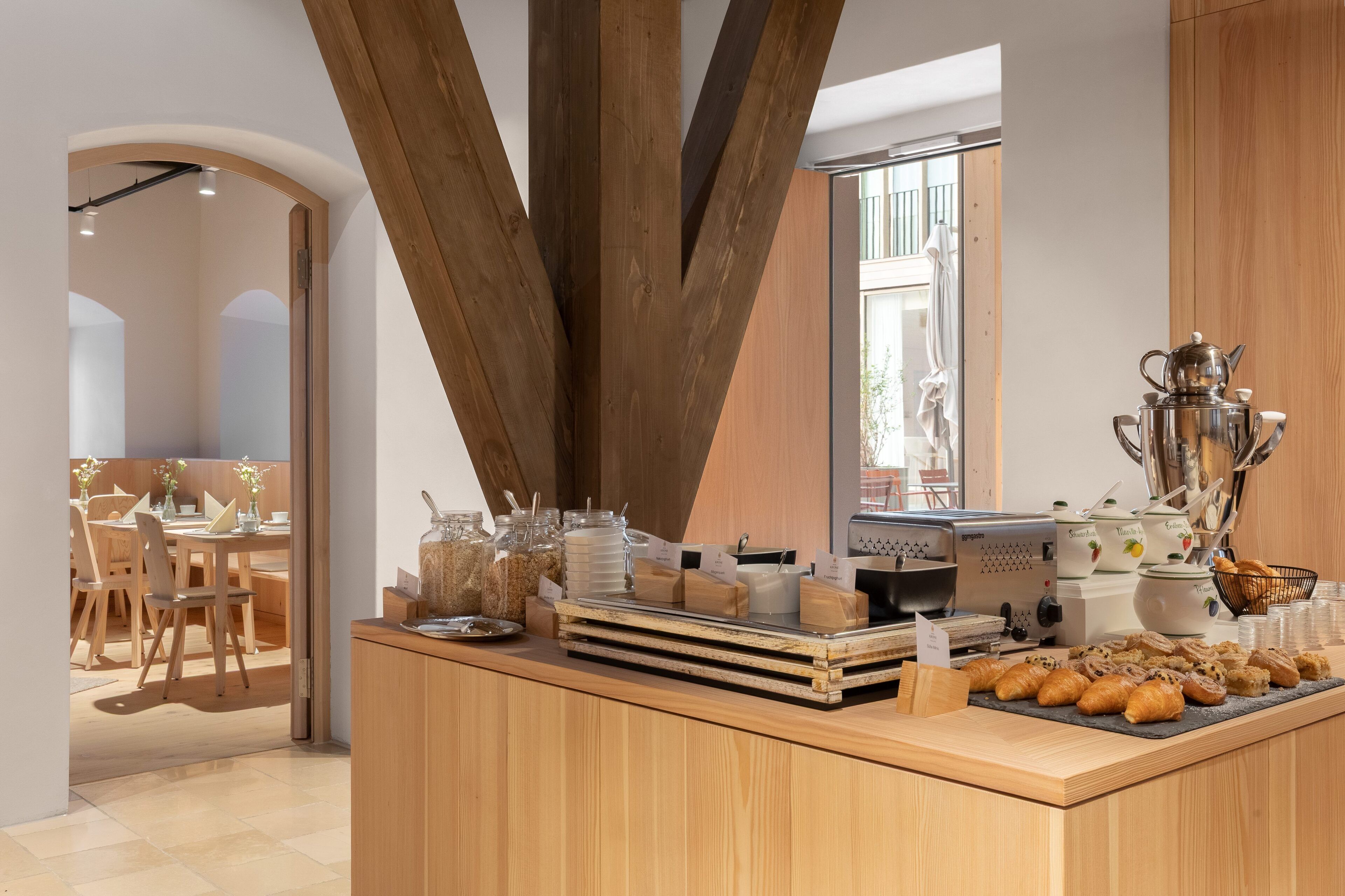 Free daily buffet breakfast