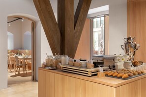 Tägliches inbegriffenes Frühstücksbuffet