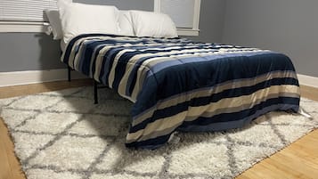 Iron/ironing board, free WiFi, bed sheets