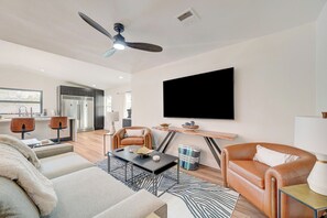 Smart-tv en een open haard