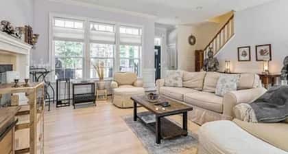 Cozy 5 Bedroom With Wi-fi And Air Condition