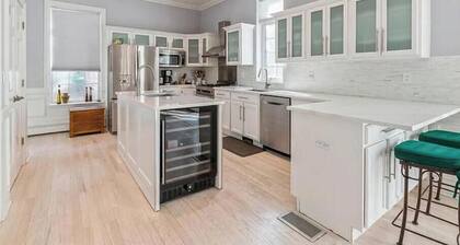 Cozy 5 Bedroom With Wi-fi And Air Condition