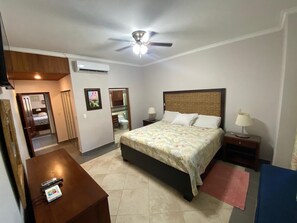 2 Schlafzimmer, Zimmersafe, Bügeleisen/Bügelbrett, Internetzugang