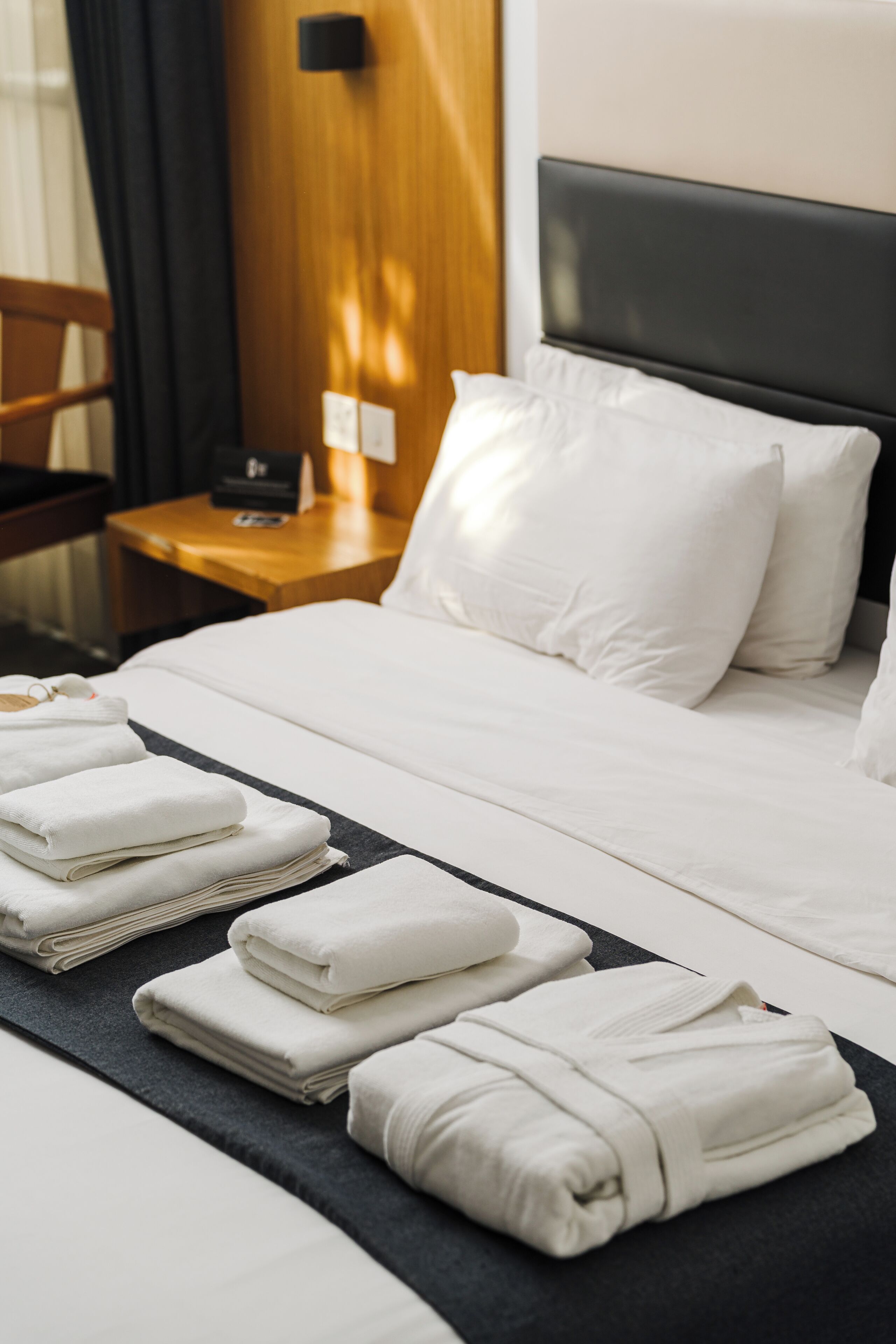 Masa, dizüstü bilgisayar çalışma alanı, ütü/ütü masası 