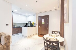 Dining - StayShort - Business Bay Studio for 2 close to Burj Khalifa! (Business Bay)