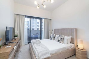 Iron/ironing board, WiFi, bed sheets