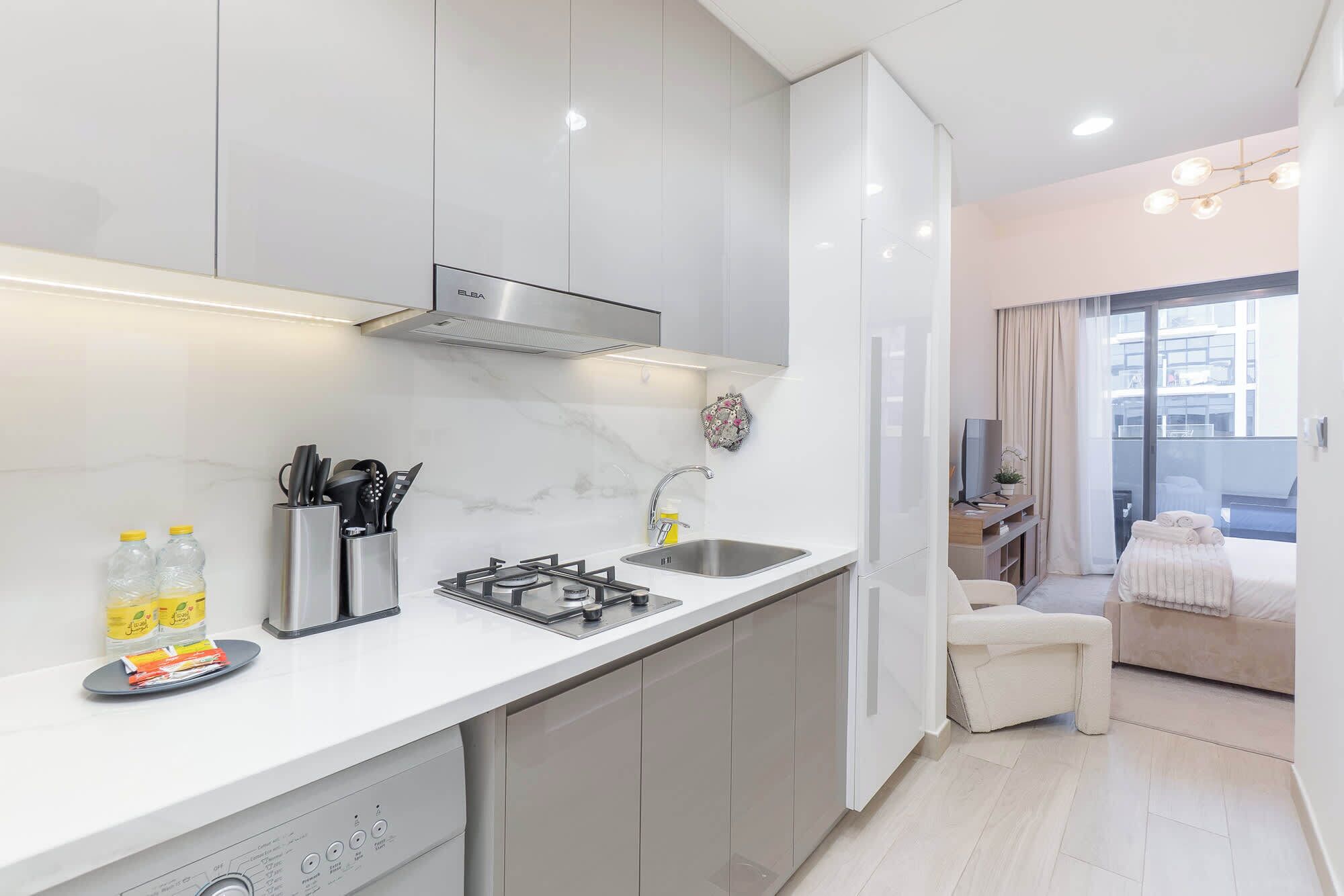 Kühlschrank, Mikrowelle, Herdplatte, Toaster