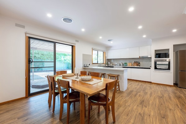 Microwave, oven, stovetop, dishwasher