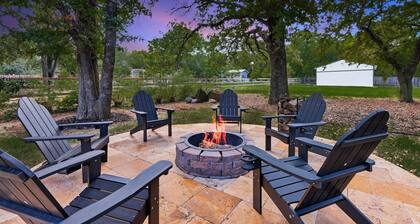 5-BD/2.5-BA Modern Farmhouse Retreat (Sleeps 12)
