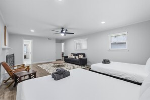 5 bedrooms, desk, iron/ironing board, WiFi