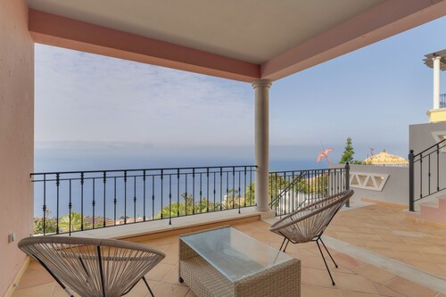 Villa Pembe Palheiro Village