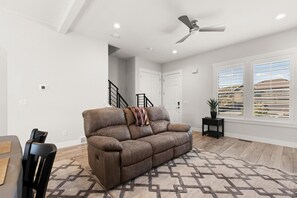 Smart TV, fireplace, offices - Moose Mgmt at Wasatch Springs 1107: (Park City)