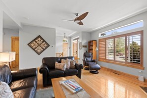 スマートテレビ、暖炉