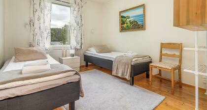 Spacious 3BR House - River View & Sauna