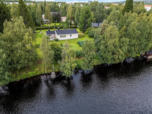 Spacious 3BR House - River View & Sauna
