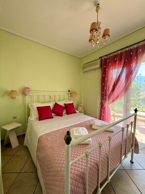 3 habitaciones, tabla de planchar con plancha y acceso a internet 