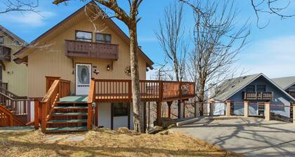 Beech Mountain Townhouse with Scenic Views