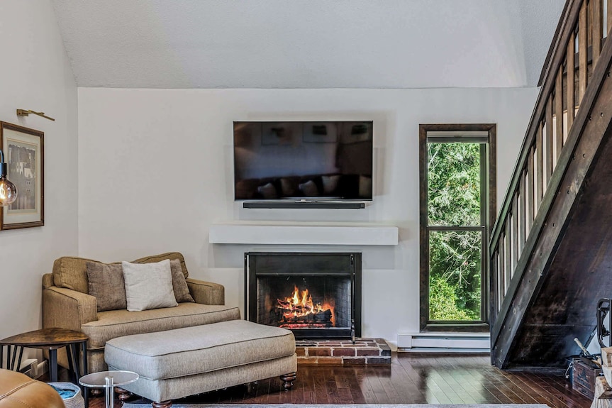 Luxe Condo With Cathedral Ceilings & Pond, Snow Village - Woodstock, VT