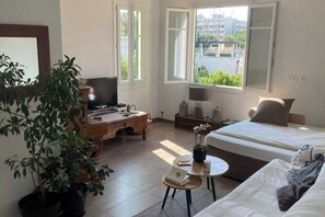 1 bedroom - Coeur Juan les pins, near beaches, spacious 2P (Antibes)