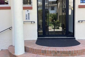 Exterior detail - Coeur Juan les pins, near beaches, spacious 2P (Antibes)