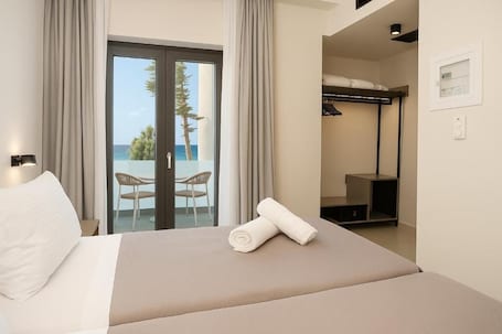 客房内保险箱、办公桌、免费 WiFi. 阿克蒂维格拉高级