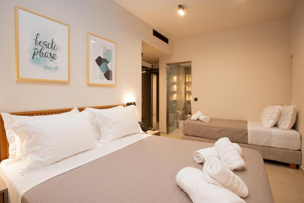 In-room safe, desk, free WiFi