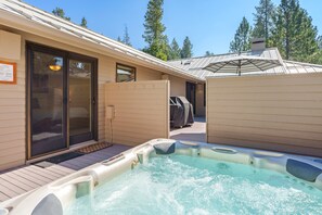 House, 4 Bedrooms | Terrace/patio - 15 Lassen Ln 4 Bedroom Home (Bend)