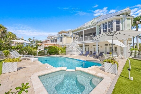 House, Multiple Bedrooms | Pool | A heated pool - Summer Breeze 7 Bedroom Home (Captiva)