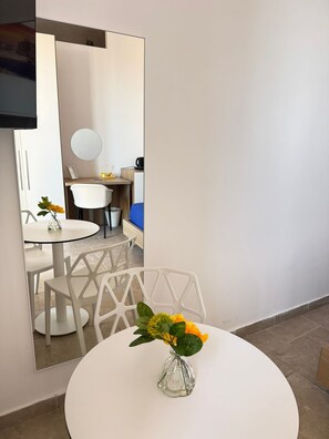 Chambre Deluxe, 1 grand lit, vue mer | Bureau, Wi-Fi gratuit