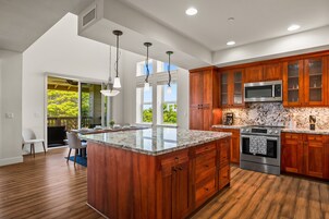 Apartamento, 3 habitaciones | Cocina privada | Frigorífico, horno, cafetera o tetera y tostadora