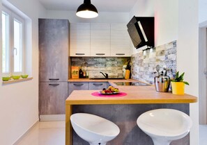 Fridge, microwave, oven, dishwasher