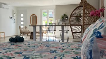 1 habitación, internet y ropa de cama