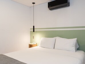 3 chambres, fer et planche à repasser, Wi-Fi, draps fournis