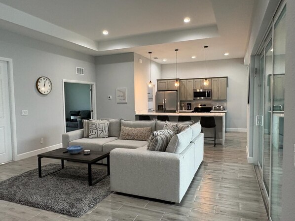 Smart TV, ping pong - Villa Annika (Cape Coral)