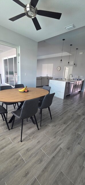 Dining - Villa Annika (Cape Coral)