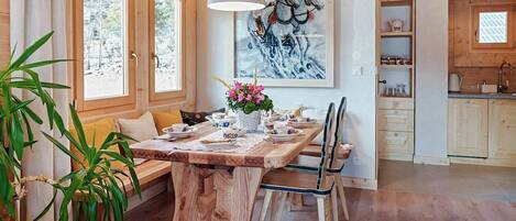 Domek 1 typu Deluxe z widokiem na góry | Dining room