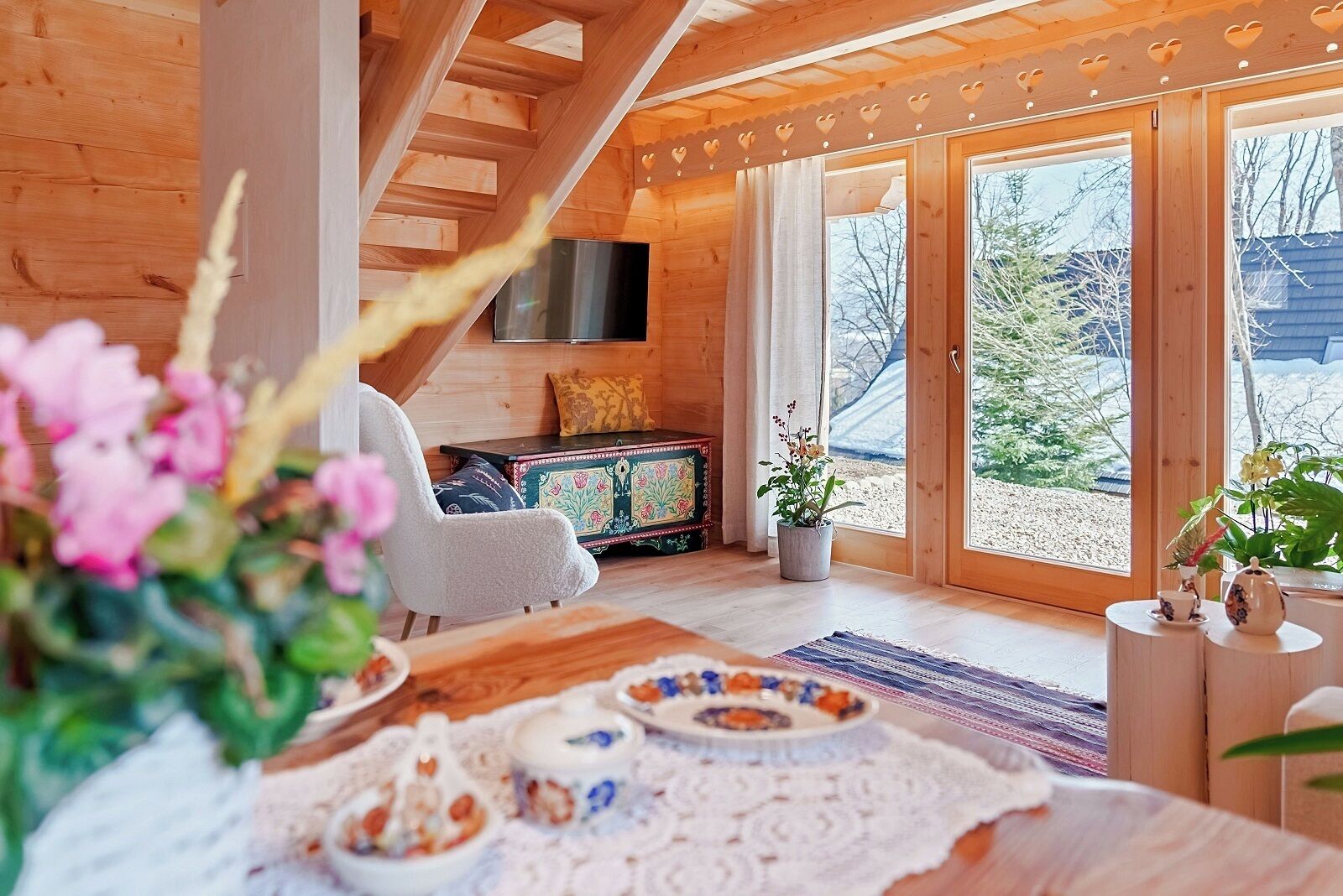 Domek 1 typu Deluxe z widokiem na góry | Living area | Flat-screen TV