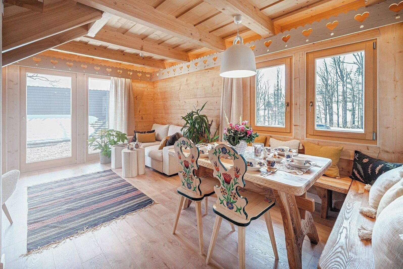 Domek 1 typu Deluxe z widokiem na góry | Dining room