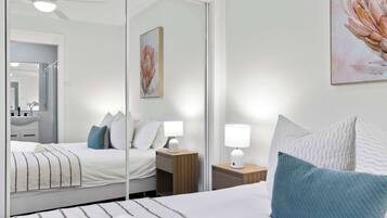 4 slaapkamers, een strijkplank/strijkijzer, wifi, beddengoed