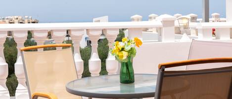 تناول الطعام بالخارج