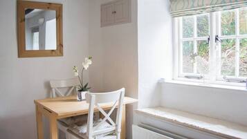 House, 2 Bedrooms, Terrace, Garden View | Living area