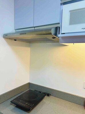 Shared Dormitory, 1 Bedroom, Accessible, Balcony | Interior