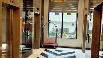 Shared Dormitory, 1 Bedroom, Accessible, Balcony | Interior