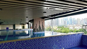 Shared Dormitory, 1 Bedroom, Accessible, Balcony | Kolam renang | Kolam renang tertutup